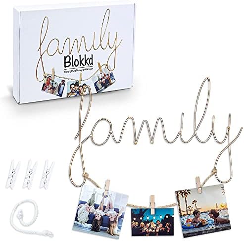 מסגרת תמונה משפחתית של בלוקד עם קליפים מעץ וחוט תלוי לתמונות 12 × 7.5 - שלט משפחתי, עיצוב קיר, עיצוב אמנות קיר, מסגרת צילום משפחתית, קולאז